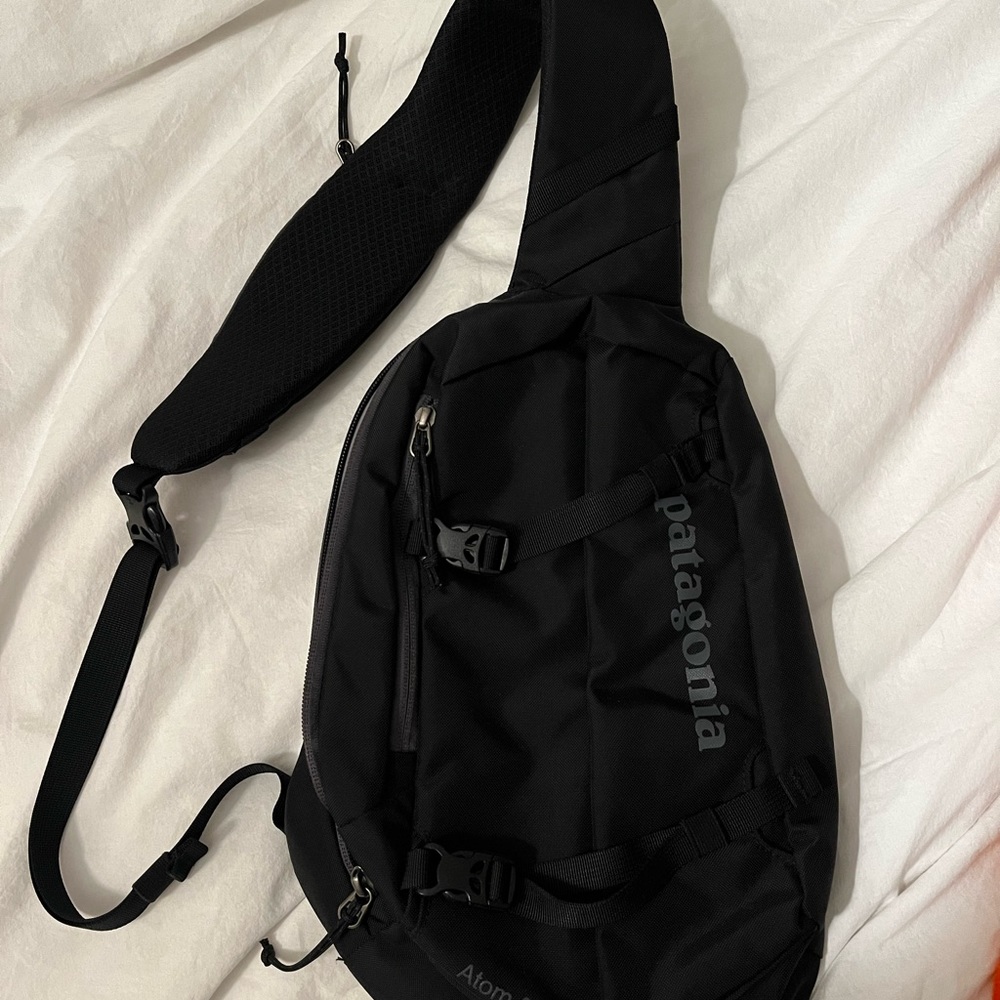 Patagonia atom sling 8L black